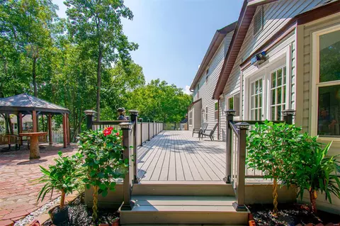Exterior - 200 Spring Oaks Dr, Ballwin, MO 63011 photo 8 of 24