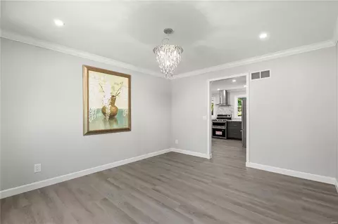 Entry Way - 200 Spring Oaks Dr, Ballwin, MO 63011 photo 2 of 3