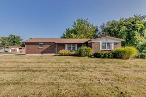 29 Soutee Dr, Saint Peters, MO 63376