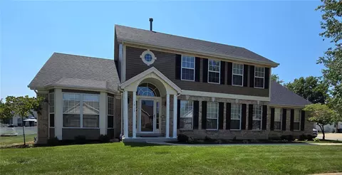 1312 Summerpoint Ln, Fenton, MO 63026