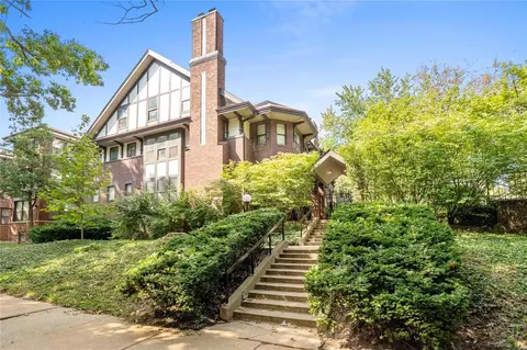 5381 Pershing Ave #204, Saint Louis, MO 63112