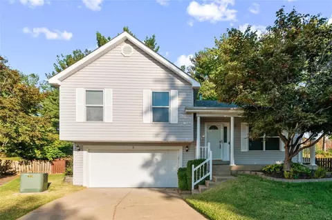 8 Rustling Leaves Ct, Saint Charles, MO 63303