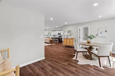 Entry Way - 1005 Bridgeport Dr, Ellisville, MO 63011 photo 2 of 3