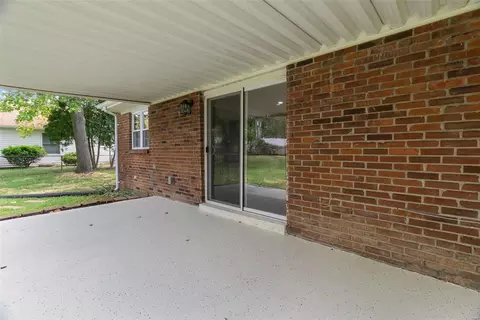 Exterior - 1005 Bridgeport Dr, Ellisville, MO 63011 photo 8 of 12