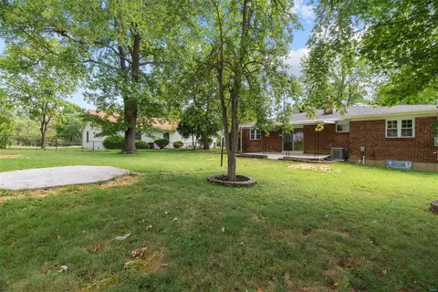Exterior - 1005 Bridgeport Dr, Ellisville, MO 63011 photo 10 of 12