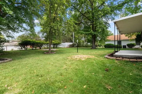 Exterior - 1005 Bridgeport Dr, Ellisville, MO 63011 photo 6 of 12