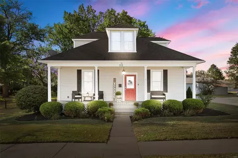 102 E Maple St, Wentzville, MO 63385