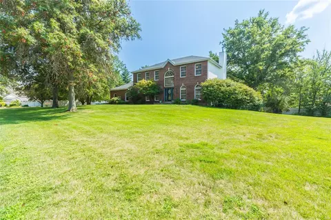 338 Round Tower Dr, Saint Charles, MO 63304 photo 2