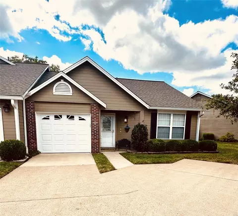 1251 Shirley Ridge Dr #4D, Saint Charles, MO 63304
