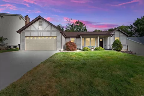 4216 Greensboro Dr, Saint Charles, MO 63304