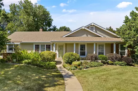 445 Mason Ridge Dr, Saint Charles, MO 63304