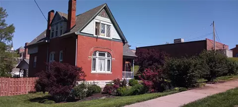 323 S 6th St, Saint Charles, MO 63301