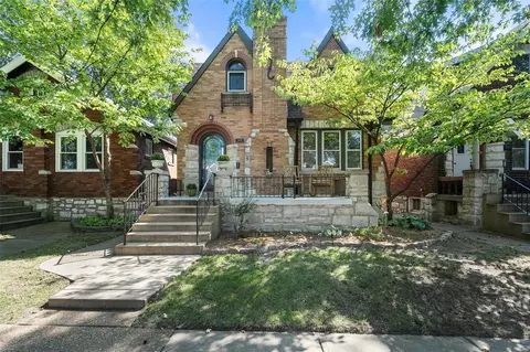 5608 Walsh St, Saint Louis, MO 63109