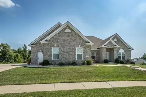 3968 Albers Pointe Dr, Florissant, MO 63034