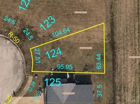 3304 Berwin Green Dr, Belleville, IL 62220