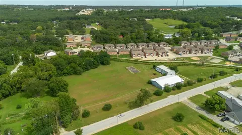 View/Area - 2400 Vichy Rd, Rolla, MO 65401 photo 2 of 10