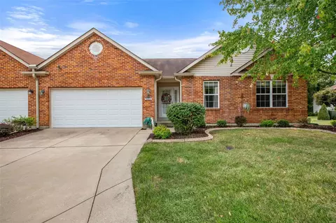 4604 Walker Estates Dr, Saint Louis, MO 63128