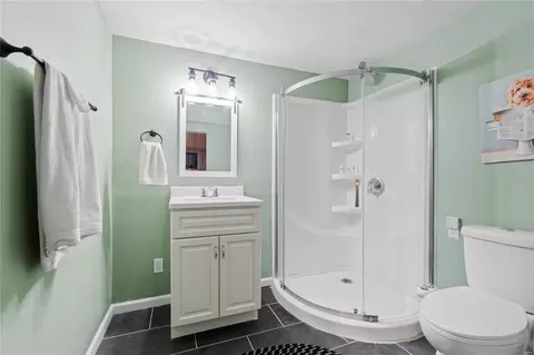 Bath - 323 Wembley Ln, Manchester, MO 63021 photo 3 of 3
