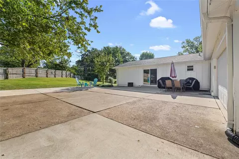 Exterior - 323 Wembley Ln, Manchester, MO 63021 photo 7 of 9