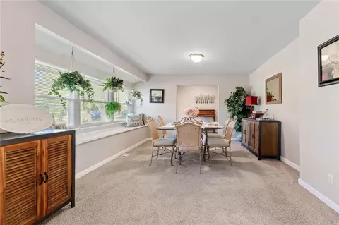 Dining - 323 Wembley Ln, Manchester, MO 63021 photo 2 of 4