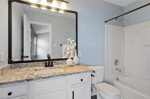 Bath - 431 Briarchase Pl, O'fallon, MO 63367 photo 3 of 5
