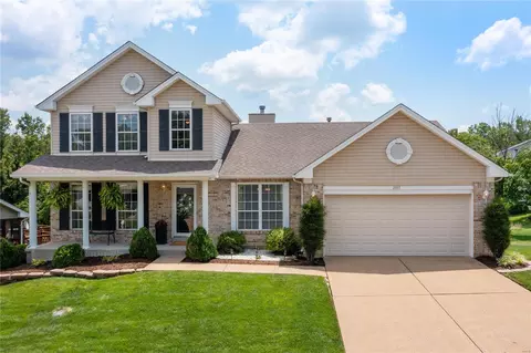 2917 Woodbridge Creek Dr, Saint Louis, MO 63129