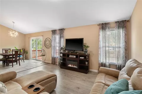 4 Queen Cir, O'fallon, MO 63366 photo 5