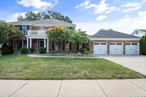 12554 Sunset Dr, Saint Louis, MO 63128