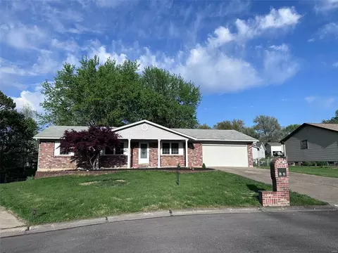 12 Castlewood Ct, Saint Peters, MO 63376