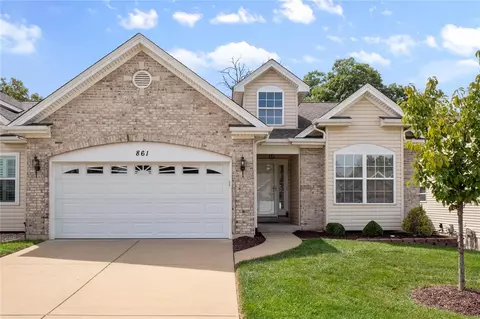 861 Elaine Dr, O'fallon, MO 63366