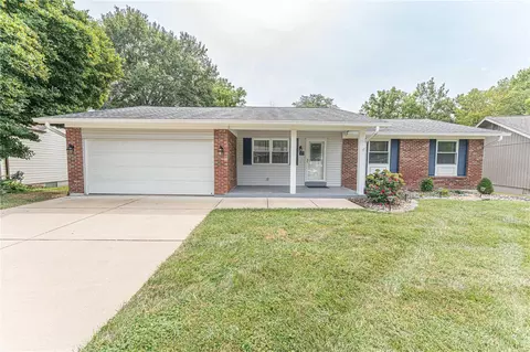 17 Novella Dr, Saint Peters, MO 63376