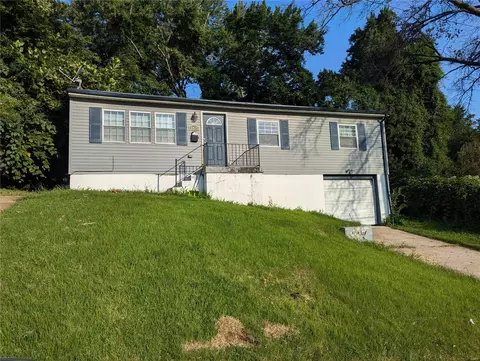 8419 Carl Ave, Saint Louis, MO 63136