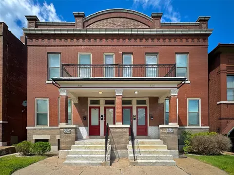 2005 Russell Blvd, Saint Louis, MO 63104