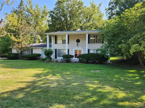 614 Claymont Dr, Ballwin, MO 63011