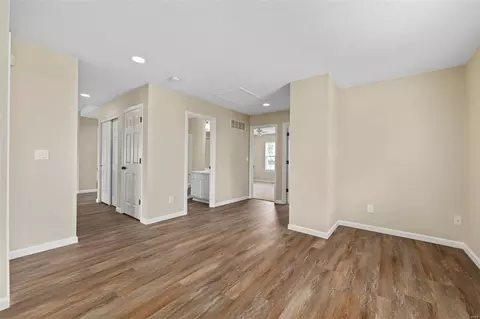 Entry Way - 405 Valley Spring Dr, O'fallon, MO 63366 photo 3 of 3