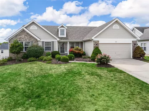 405 Valley Spring Dr, O'fallon, MO 63366