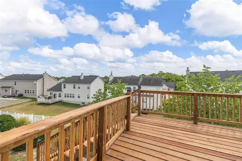 Exterior - 405 Valley Spring Dr, O'fallon, MO 63366 photo 4 of 6