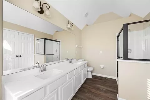 Bath - 405 Valley Spring Dr, O'fallon, MO 63366 photo 4 of 5