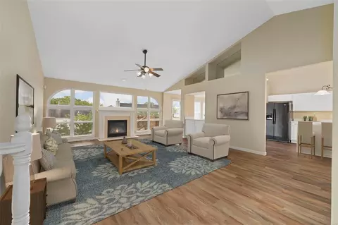 Living - 405 Valley Spring Dr, O'fallon, MO 63366 photo 2 of 7
