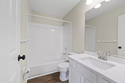 Bath - 405 Valley Spring Dr, O'fallon, MO 63366 photo 1 of 5