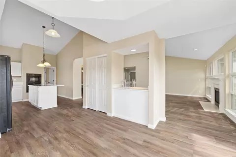 Entry Way - 405 Valley Spring Dr, O'fallon, MO 63366 photo 2 of 3