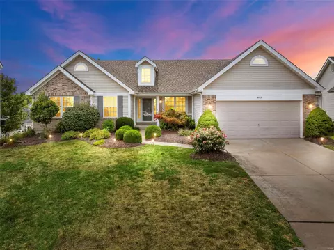 Exterior - 405 Valley Spring Dr, O'fallon, MO 63366 photo 2 of 6