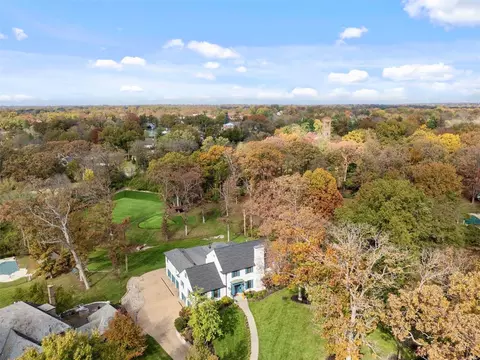 105 Fair Oaks Dr, Saint Louis, MO 63124