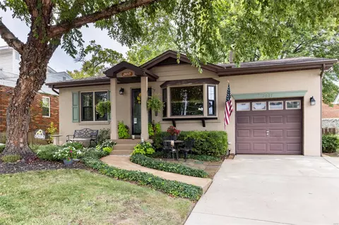 2037 Telegraph Rd, Saint Louis, MO 63125