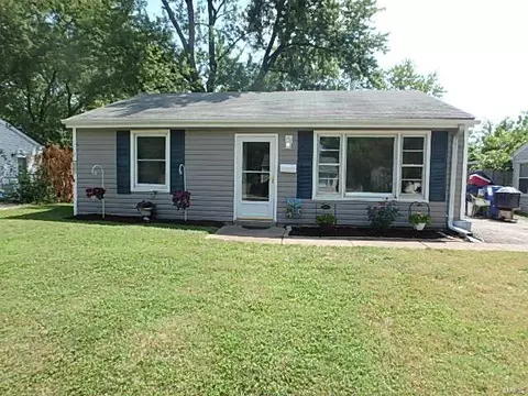 31 Mcnulty Dr, Florissant, MO 63031