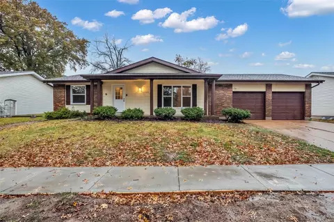 12080 Kingshead Dr, Florissant, MO 63033