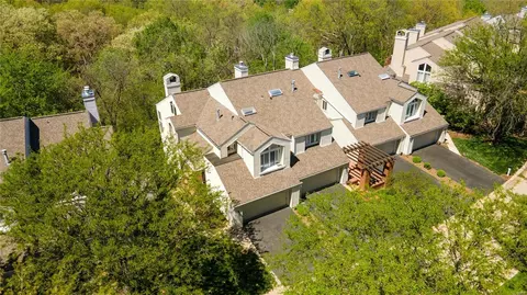 View/Area - 639 Highview Circle Dr, Ballwin, MO 63021 photo 1 of 2