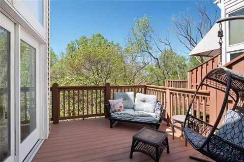 Exterior - 639 Highview Circle Dr, Ballwin, MO 63021 photo 4 of 9