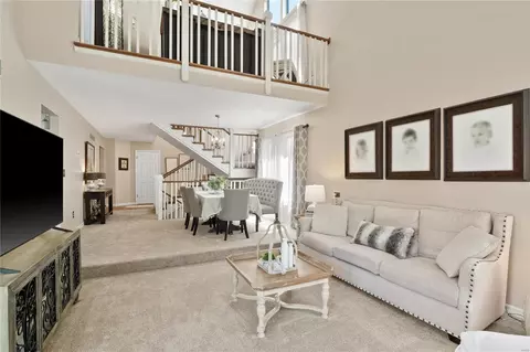 Living - 639 Highview Circle Dr, Ballwin, MO 63021 photo 4 of 6
