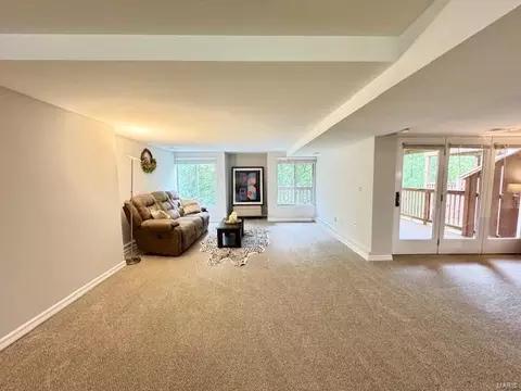 Living - 639 Highview Circle Dr, Ballwin, MO 63021 photo 5 of 6